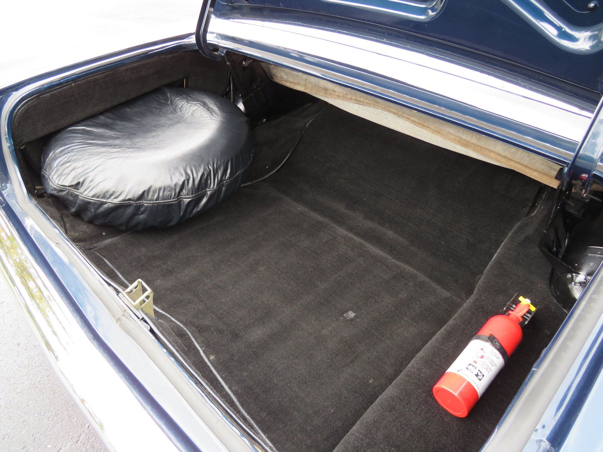 1966 FORD FAIRLANE 500XL - Image 17