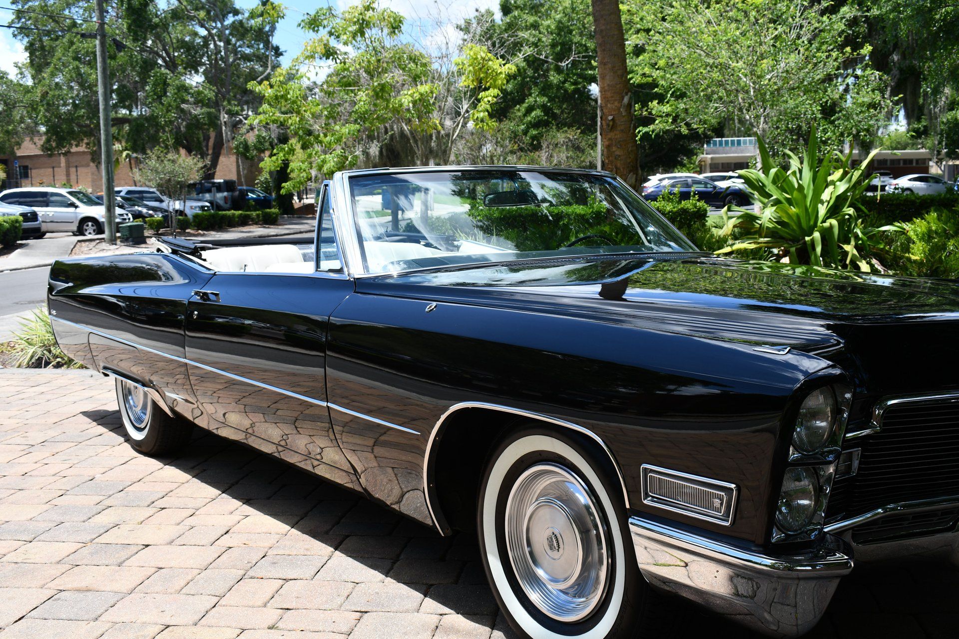 1968 CADILLAC DEVILLE - Image 2