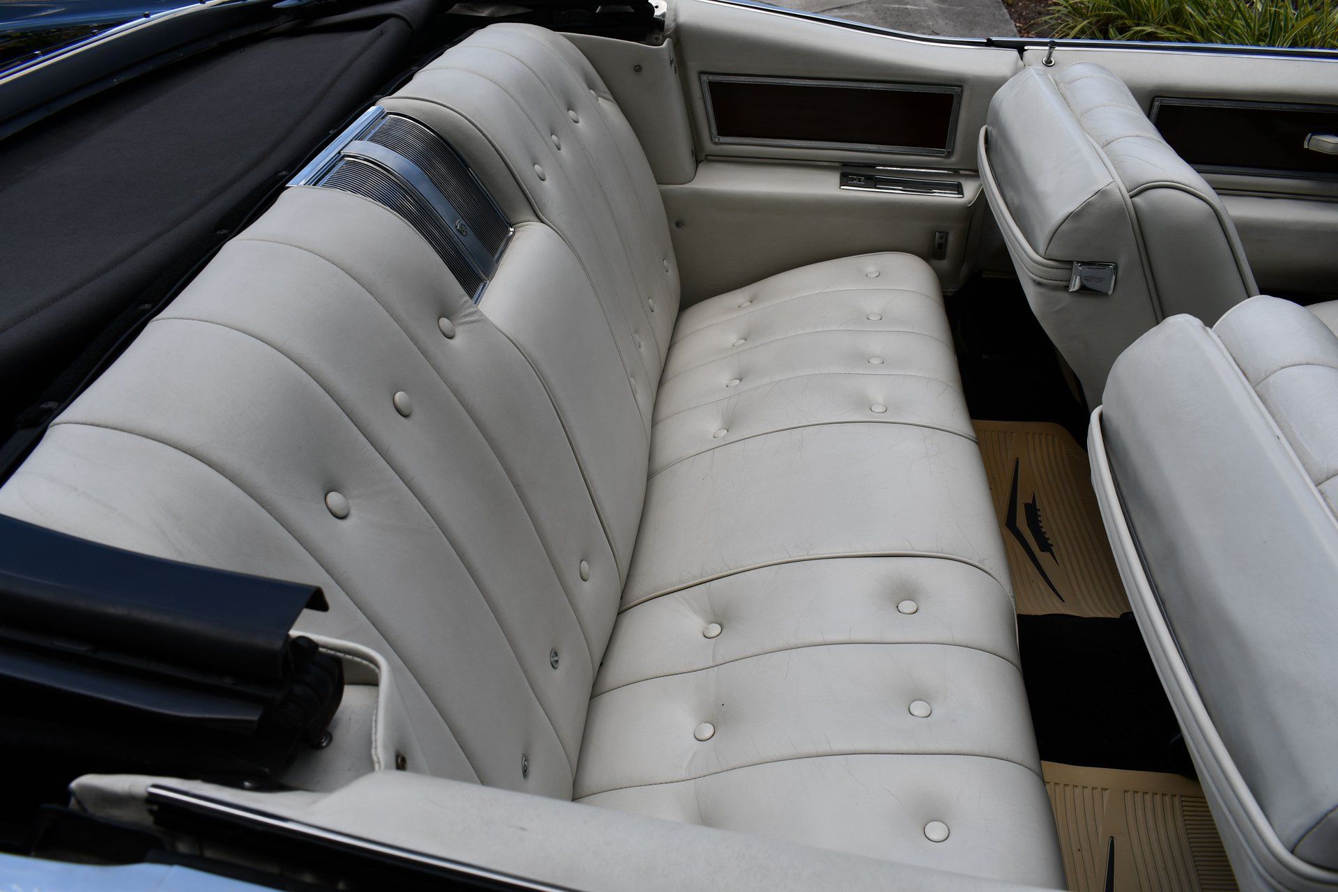 1968 CADILLAC DEVILLE - Image 15