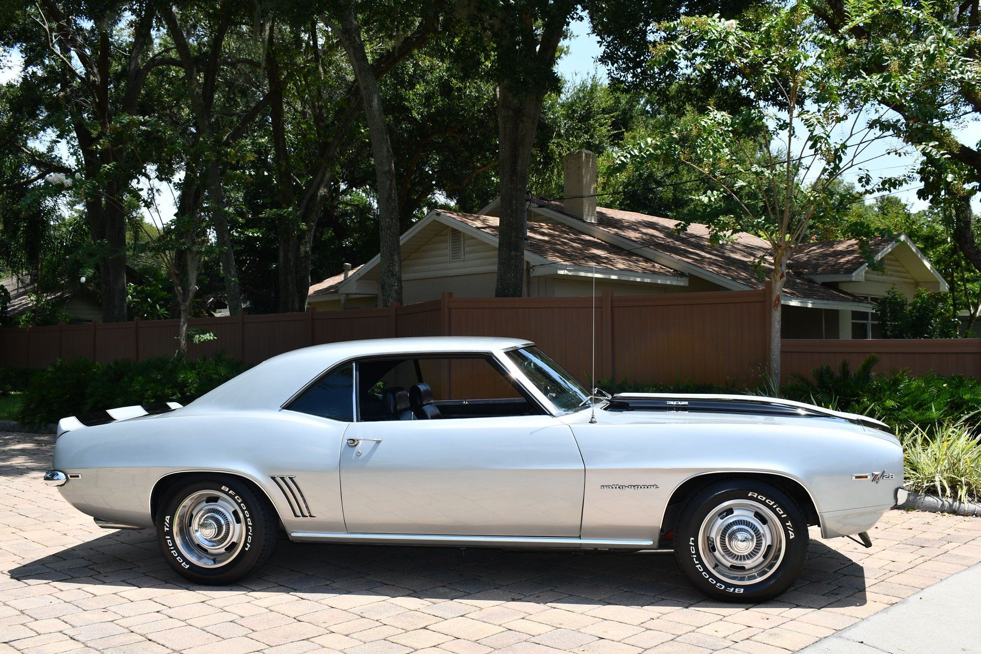 1969 CHEVROLET CAMARO Z28 - Image 4
