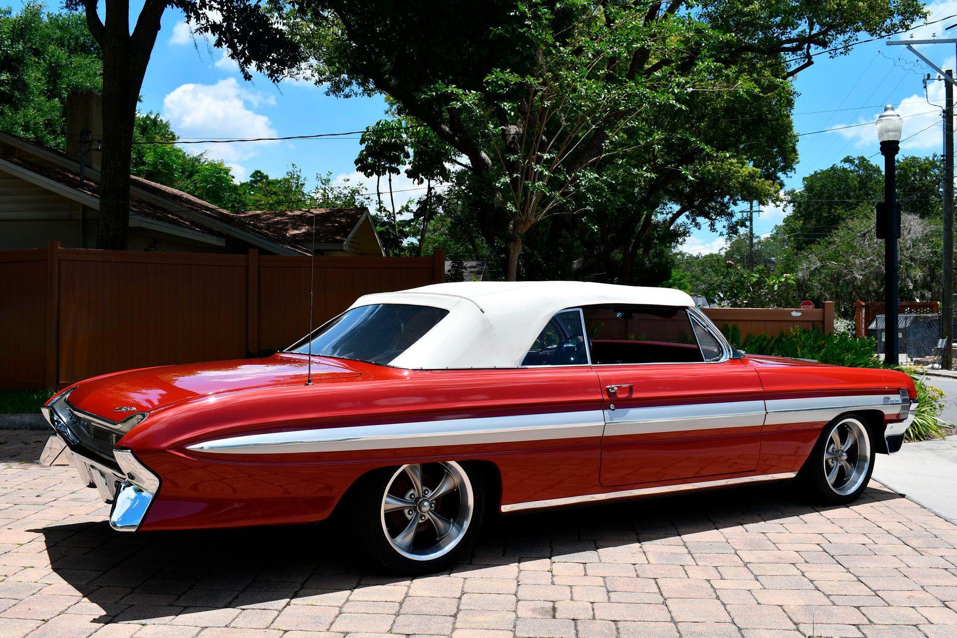 1961 OLDSMOBILE STARFIRE - Image 11