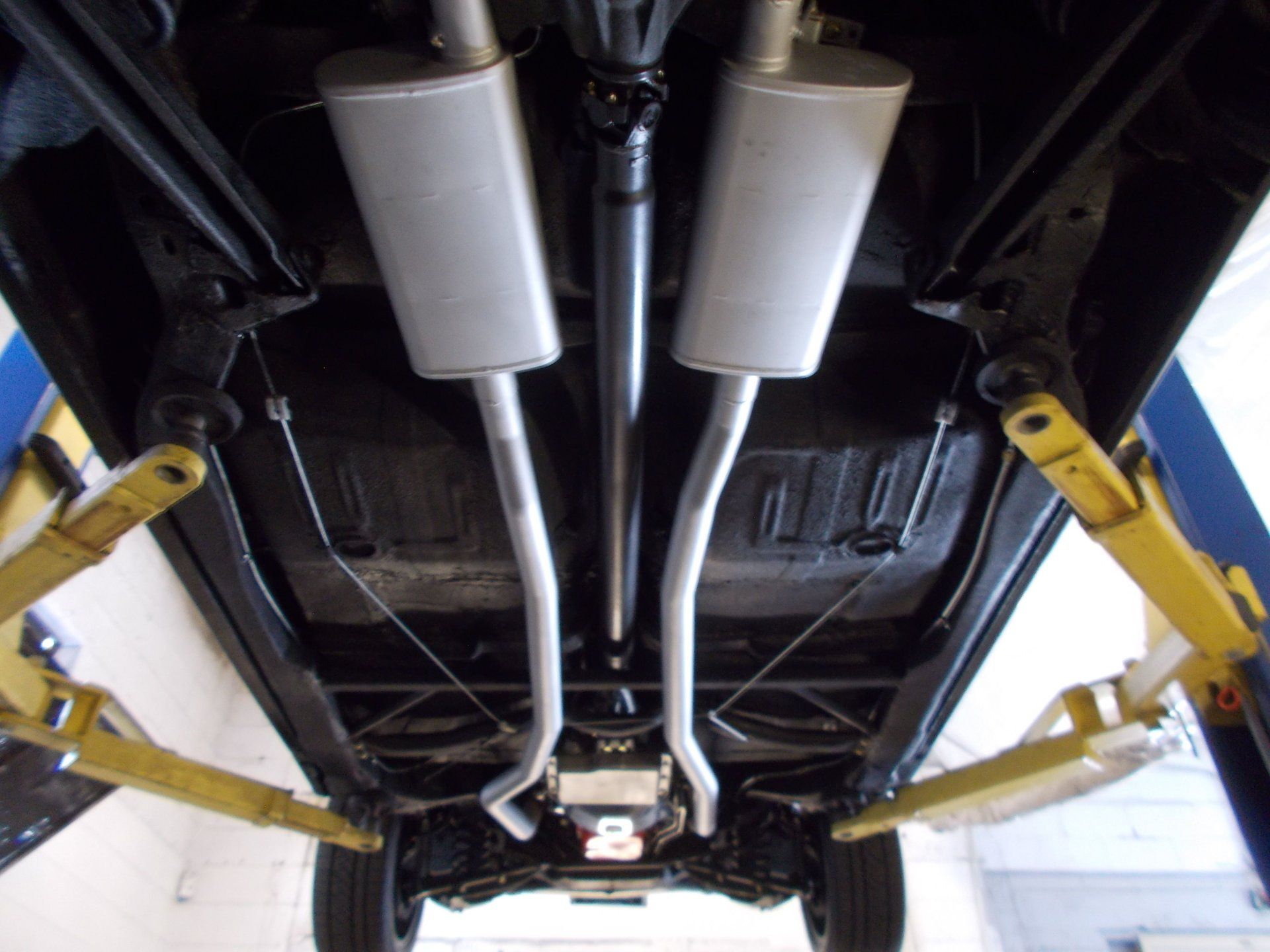 1965 CHEVROLET IMPALA SS - Image 14