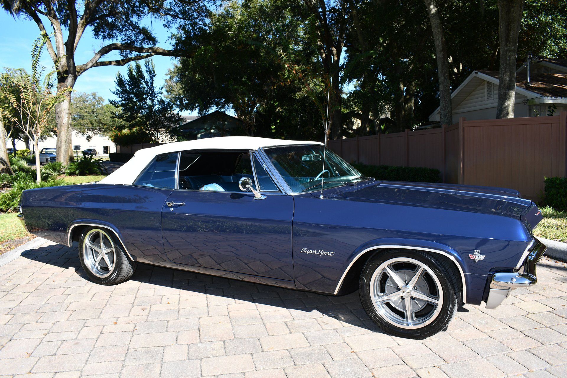 1965 CHEVROLET IMPALA SS - Image 2