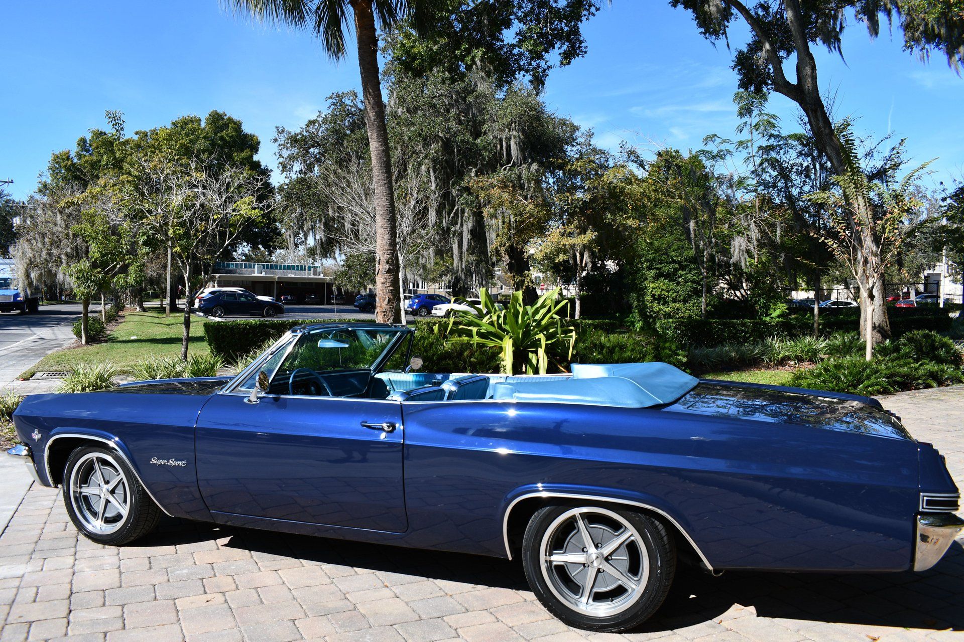 1965 CHEVROLET IMPALA SS - Image 4
